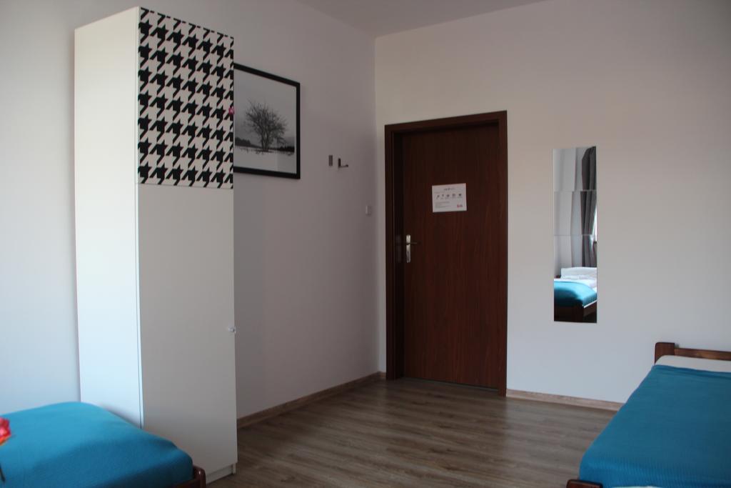 Baba Hostel Калиш Номер фото