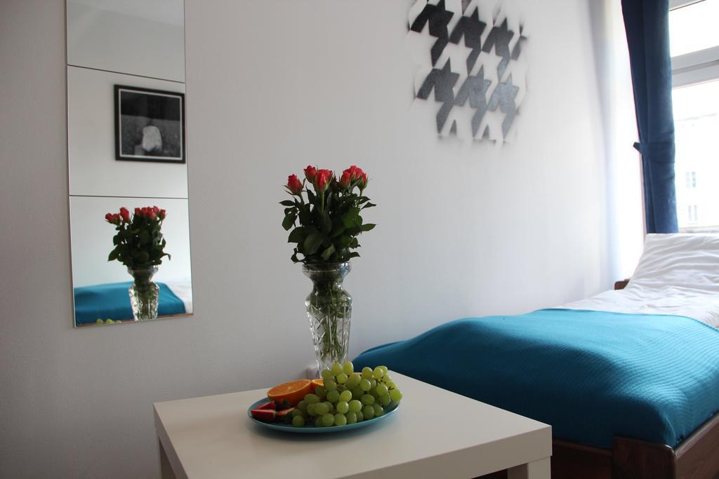 Baba Hostel Калиш Экстерьер фото