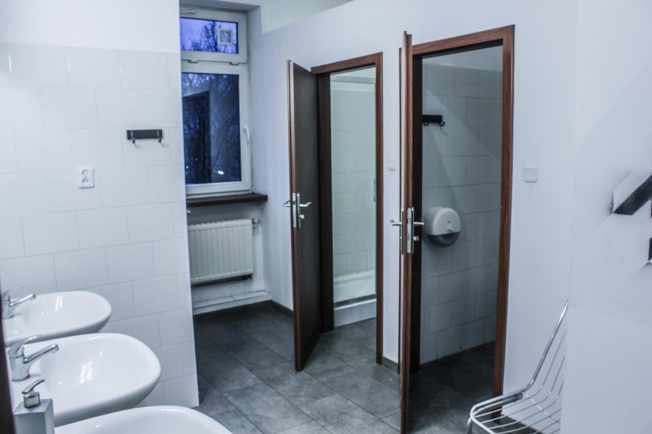Baba Hostel Калиш Экстерьер фото