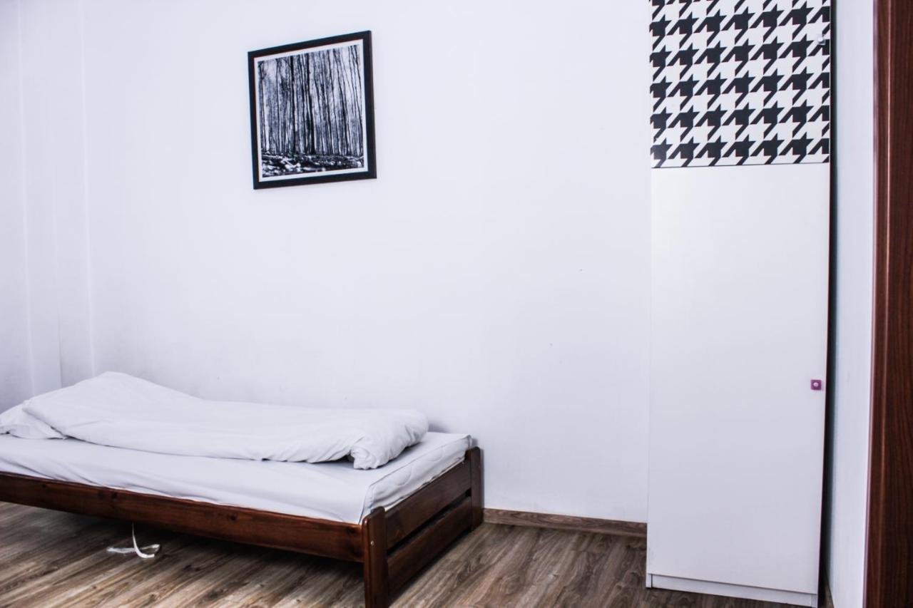 Baba Hostel Калиш Экстерьер фото