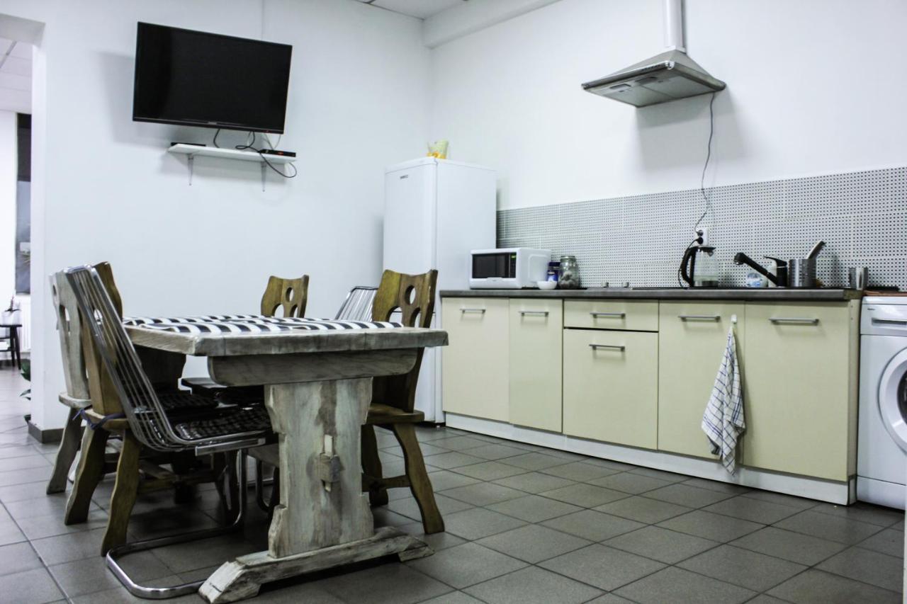 Baba Hostel Калиш Экстерьер фото